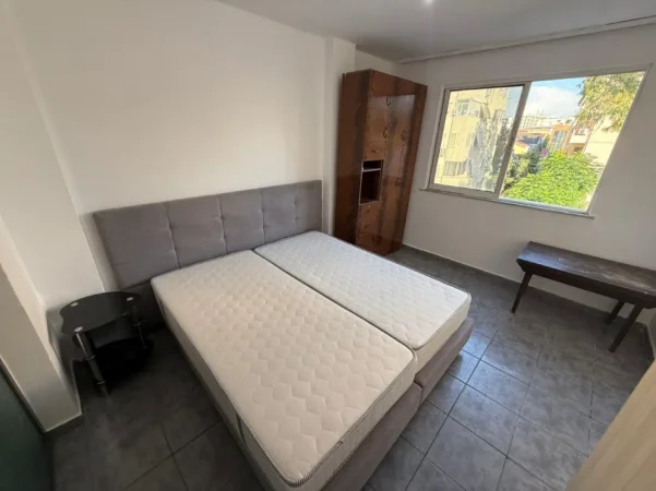 Tirane, jepet me qera apartament 1+1 Kati 5, 37000 lek (Brryli)