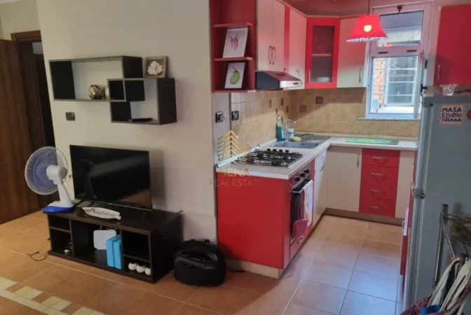 Tirane, jepet me qera apartament 1+1 Kati 2, 50 m² 450 € (Ali Demi)