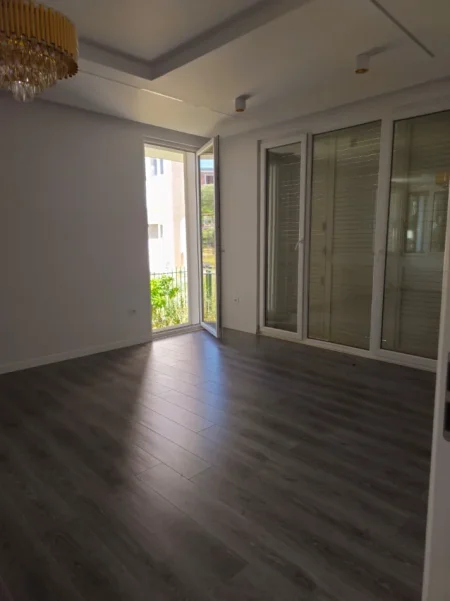 Tirane, jepet me qera Vile Vile 3 Katshe , 650 m² 4.000 € (TEG)