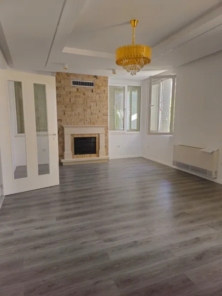 Tirane, jepet me qera Vile Vile 3 Katshe , 650 m² 4.000 € (TEG)