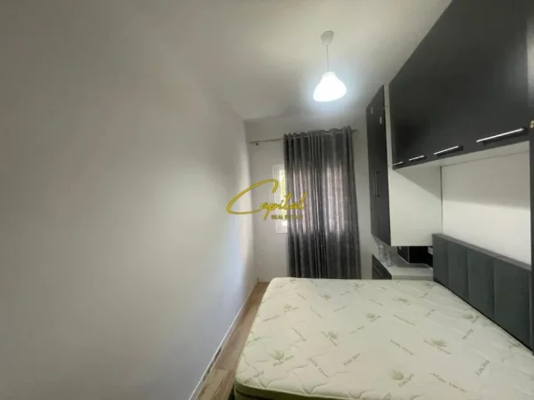 Tirane, jepet me qera apartament 1+1 Kati 1, 60 m² 350 € (FRESKU)