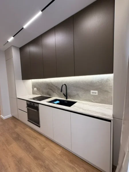 Tirane, jepet me qera apartament duplex Dublex , 130 m² 1.300 € (kodra e diellit)