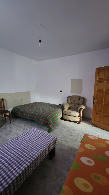 Tirane, jepet me qera garsonier Kati 0, 40 m² 250 € 
