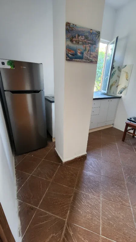 Tirane, jepet me qera garsonier Kati 0, 40 m² 250 € 