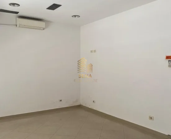 Tirane, jepet me qera ambjent biznesi Kati -1, 30 m² 300 € (Fresk)