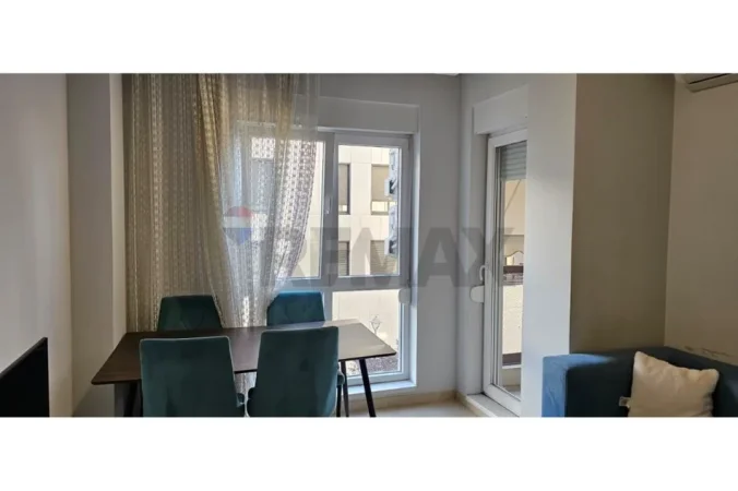 Tirane, jepet me qera apartament 1+1 Kati 5, 60 m² 620 € (Kompleksi Kontakt)