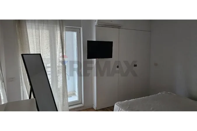 Tirane, jepet me qera apartament 1+1 Kati 5, 60 m² 620 € (Kompleksi Kontakt)