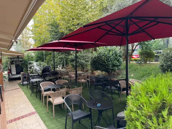 Tirane, jepet me qera lokal Kati 0, 120 m² 1.050 € (Liqeni i Thatë)