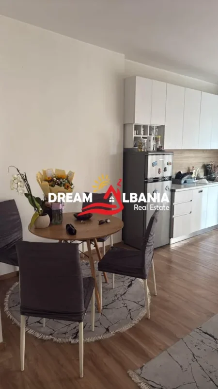 Tirane, jepet me qera apartament 1+1+Ballkon Kati 2, 72 m² 600 € (Kompleksi Panorama)