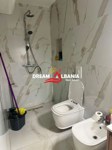 Tirane, jepet me qera apartament 1+1+Ballkon Kati 2, 72 m² 600 € (Kompleksi Panorama)