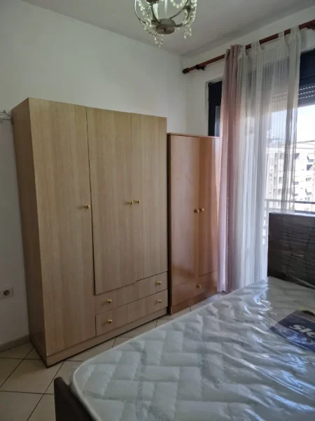 Tirane, jepet me qera apartament 1+1 Kati 7, 65 m² 400 € (ASTIR)