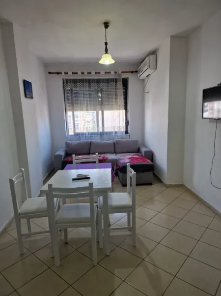 Tirane, jepet me qera apartament 1+1 Kati 7, 65 m² 400 € (ASTIR)