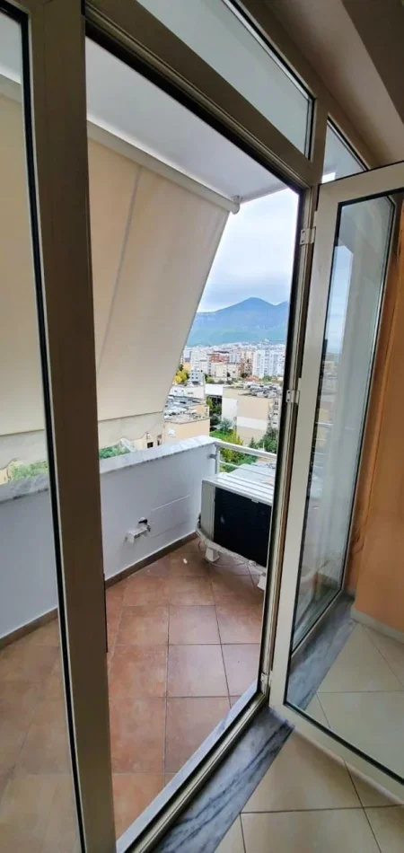 Tirane, shitet apartament 1+1 Kati 8, 177600 € (Ish Tregu Elektrik – Muzeu i Shkencave)