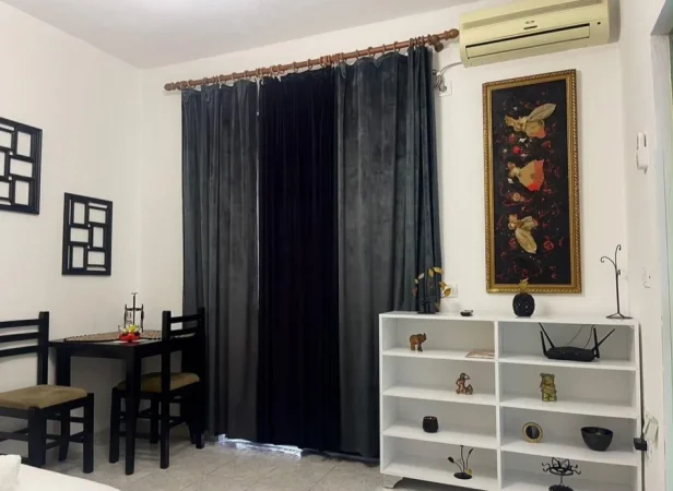 Tirane, jepet me qera apartament 1+1 Kati 7, 38 m² 350 € (Rruga Ferit Xhajko)