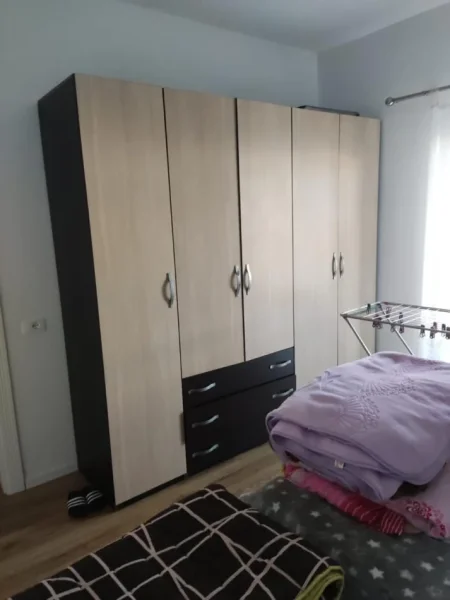 Tirane, jepet me qera apartament 1+1 Kati 3, 50 m² 350 € (Porcelani)