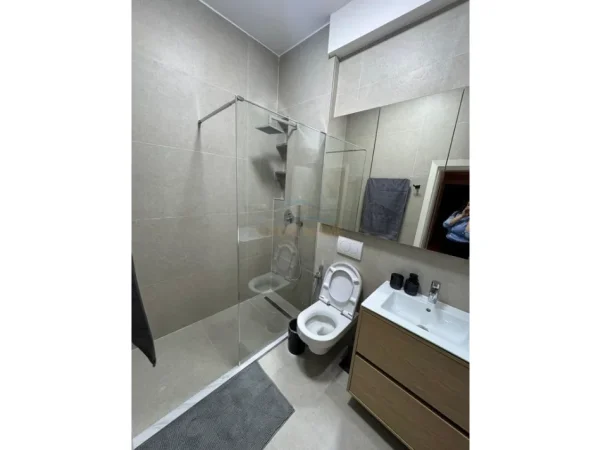 Tirane, jepet me qera apartament 2+1 Kati 1, 85 m² 1.150 € 