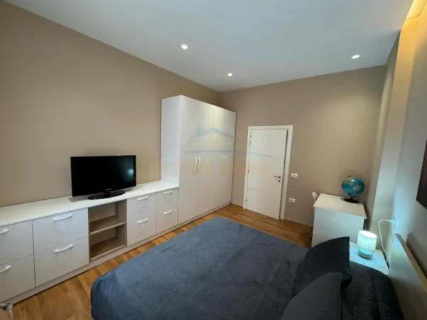 Tirane, jepet me qera apartament 2+1 Kati 1, 85 m² 1.150 € 