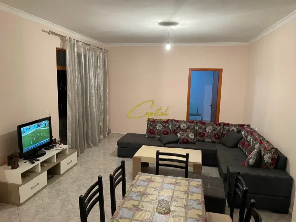 Tirane, jepet me qera apartament 2+1 Kati 3, 90 m² 400 € (KOMBINAT)