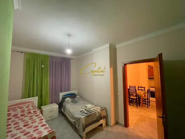 Tirane, jepet me qera apartament 2+1 Kati 3, 90 m² 400 € (KOMBINAT)