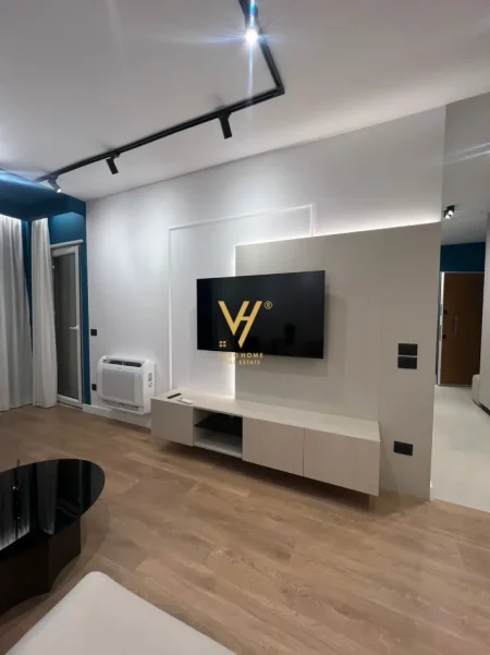Tirane, jepet me qera apartament 1+1+Ballkon Kati 6, 60 m² 800 € (PORCELAN)