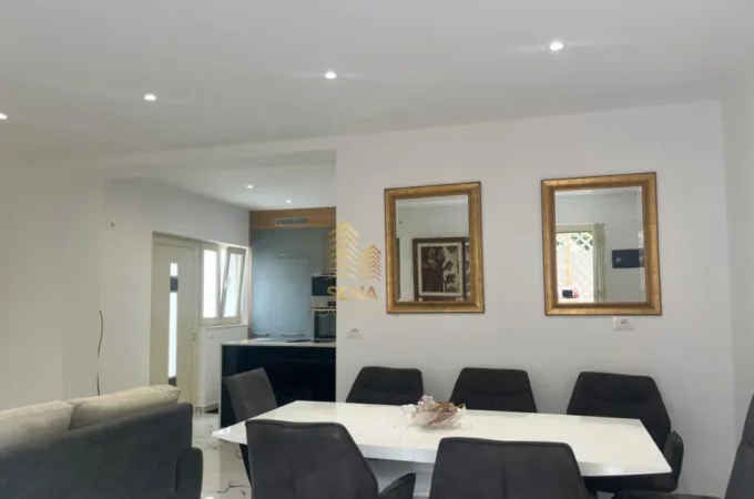 Tirane, jepet me qera apartament 2+1 Kati 1, 80 m² 550 € (5 Maji)