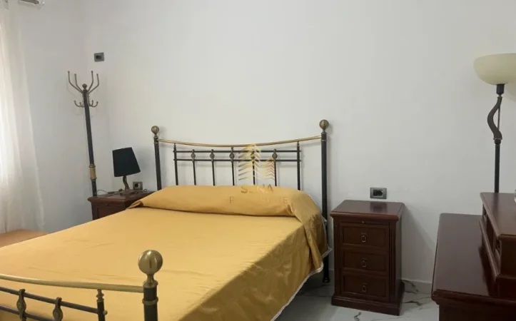 Tirane, jepet me qera apartament 2+1 Kati 1, 80 m² 550 € (5 Maji)