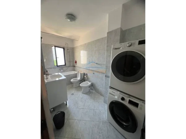 Tirane, shitet apartament 2+1 Kati 4, 97 m² 210.000 € (Prane Kompleksi Delijorgji)