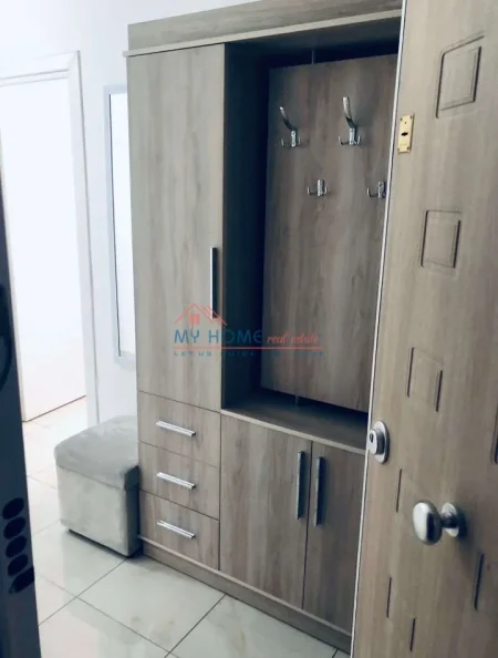 Tirane, jepet me qera apartament 2+1+Ballkon Kati 2, 108 m² 700 € (Rruga Tafaj)