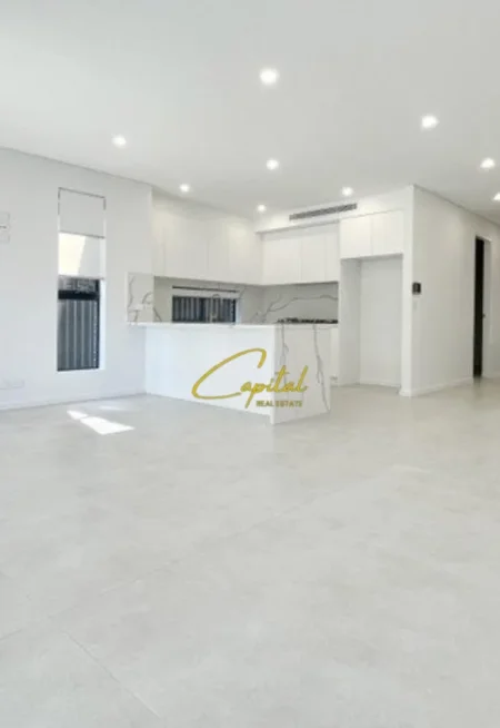 Tirane, jepet me qera dyqan Kati 0, 80 m² 1.000 € (21 DHJETORI)