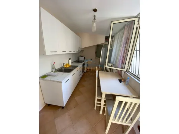 Tirane, jepet me qera apartament 1+1 Kati 1, 52 m² 530 € (RRUGA HOXHA TAHSIM)
