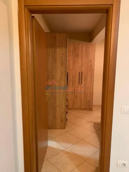 Tirane, jepet me qera apartament 1+1+Ballkon Kati 5, 60 m² 450 € (Don Bosko)