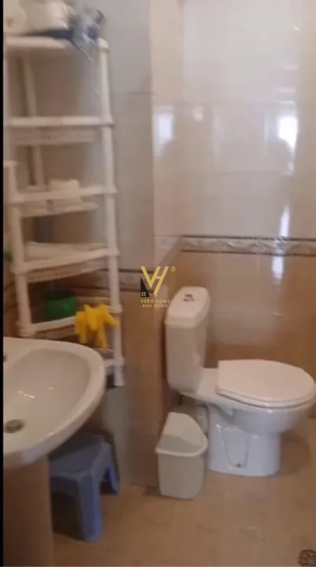 Tirane, jepet me qera apartament 1+1+Ballkon Kati 1, 70 m² 600 € (MYSLYM SHYRI)