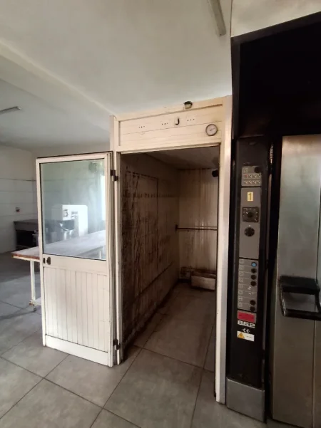 Tirane, shes Shiten Pajisje Furre Buke të Përdorura (Okazion / Çmim Likuidimi)
