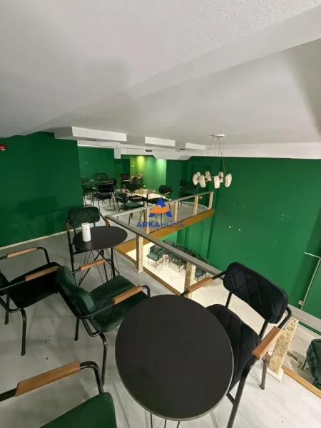 Tirane, jepet me qera ambjent biznesi Kati 2, 100 m² 581 € 