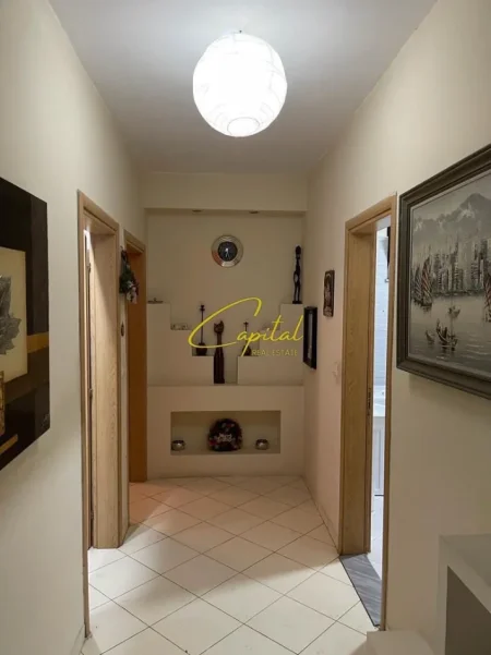 Tirane, jepet me qera apartament 2+1 Kati 3, 100 m² 470 € (ASTIR)