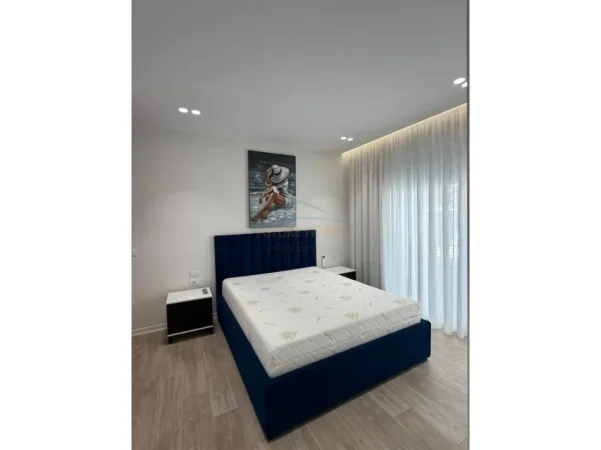 Tirane, jepet me qera apartament 2+1+Aneks+Ballkon Kati 2, 103 m² 1.100 € (Liqeni i Thate)