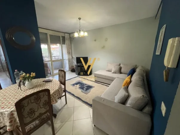 Tirane, jepet me qera apartament 1+1+Ballkon Kati 1, 65 m² 570 € (RRUGA FORTUZI)