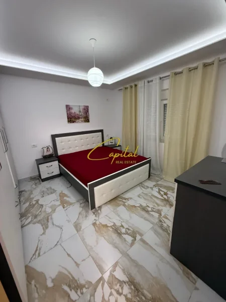 Tirane, jepet me qera apartament 2+1 Kati 2, 100 m² 650 € (ALI DEMI)