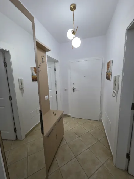 Tirane, jepet me qera apartament 1+1 Kati 4, 62 m² 650 € (Ish Ekspozita)
