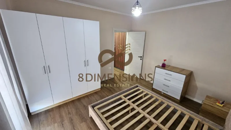 Tirane, jepet me qera apartament 2+1+Ballkon Kati 3, 62 m² 400 € (paskuqan)