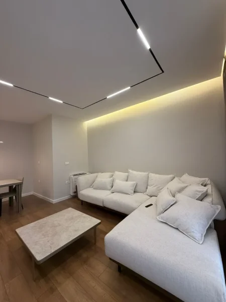Tirane, jepet me qera apartament duplex 2+1+Aneks+Ballkon , 130 m² 1.300 € (kodra e diellit)