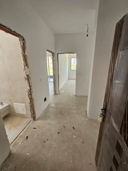 Tirane, shitet apartament 2+1+Ballkon , 89 m² 142.000 € (Muraga, Fresk)