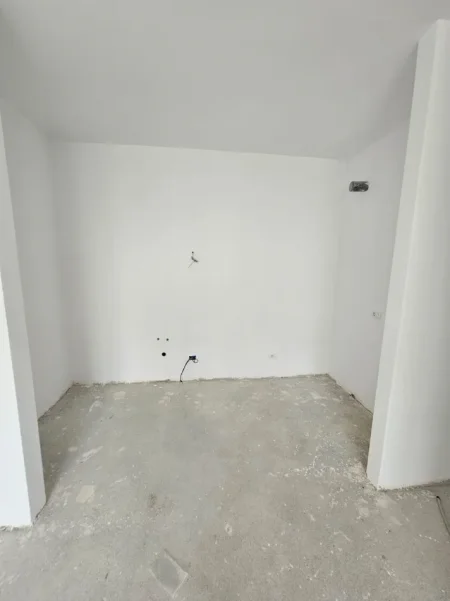 Tirane, shitet apartament 2+1+Ballkon , 89 m² 142.000 € (Muraga, Fresk)