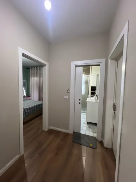 Tirane, shitet apartament 1+1 Kati 5, 54 m² 105.000 € (YZBERISHT)