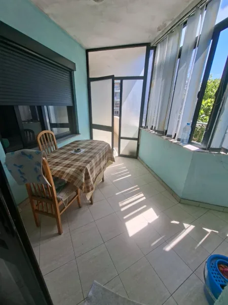 APARTAMENT 2+1+2 PER NDARJE QIRAJE    250 €  TE ISH EKSPOZITA