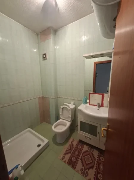 APARTAMENT 2+1+2 PER NDARJE QIRAJE    250 €  TE ISH EKSPOZITA