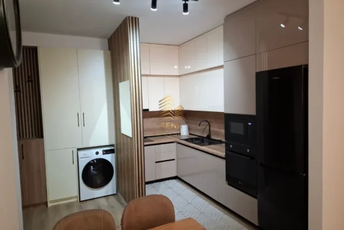 Tirane, jepet me qera apartament 2+1+Ballkon Kati 6, 87 m² 650 € (Kompleksi Aura)