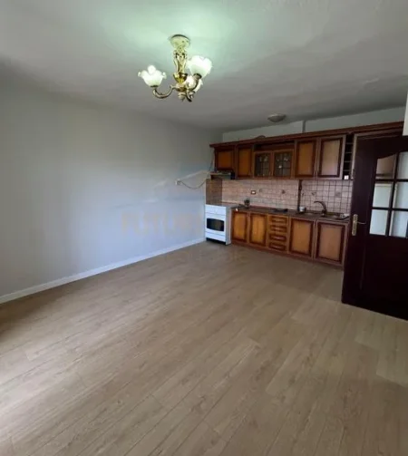 Tirane, shitet apartament 1+1 Kati 4, 60 m² 108.000 € (ali demi)