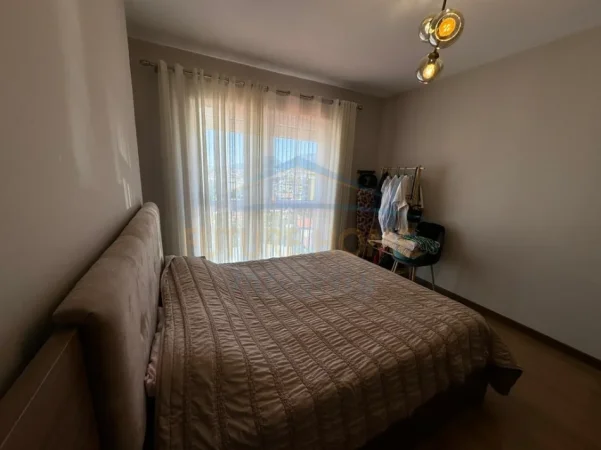 Tirane, jepet me qera apartament 1+1+Ballkon Kati 4, 60 m² 600 € (Rruga e dibres)