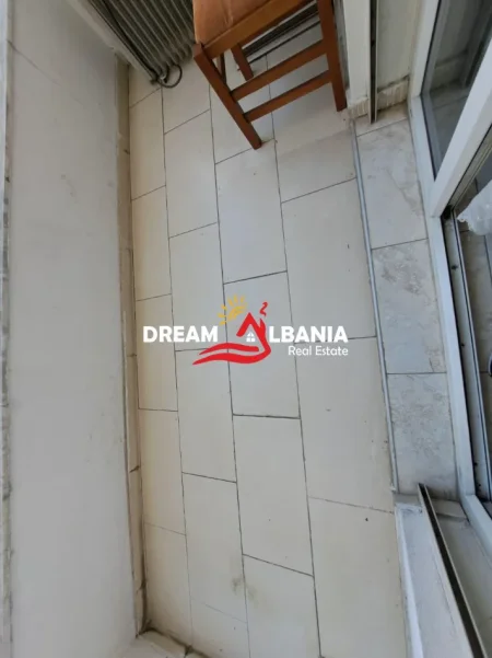 Tirane, jepet me qera apartament 2+1+Ballkon Kati 5, 100 m² 500 € 